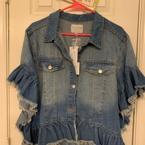 Jean jacket size small. NWT